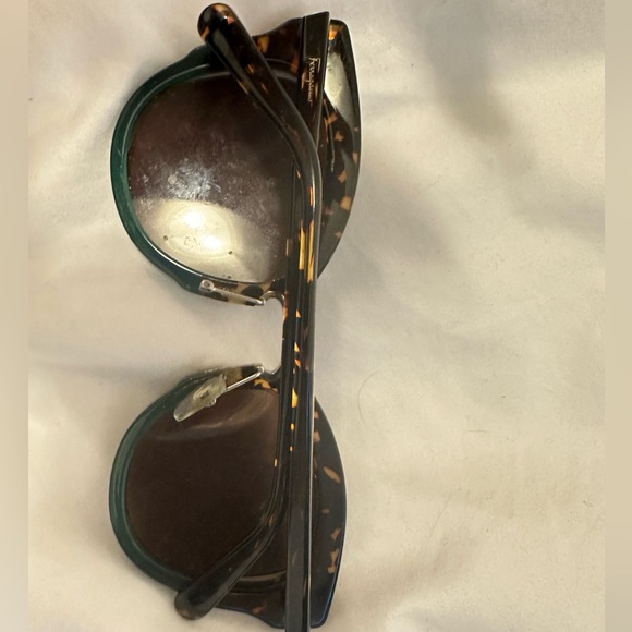 Ferragamo Sunglasses - Picture 3 of 6